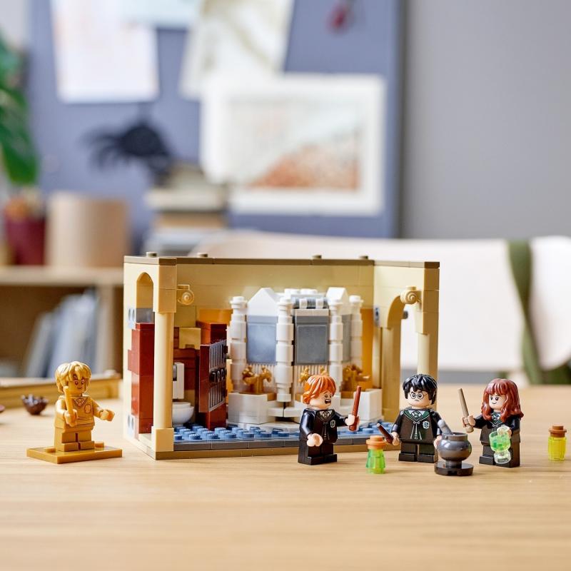 LEGO® Harry Potter™ Hogwarts™: Çok Özlü Iksir Hatası 76386