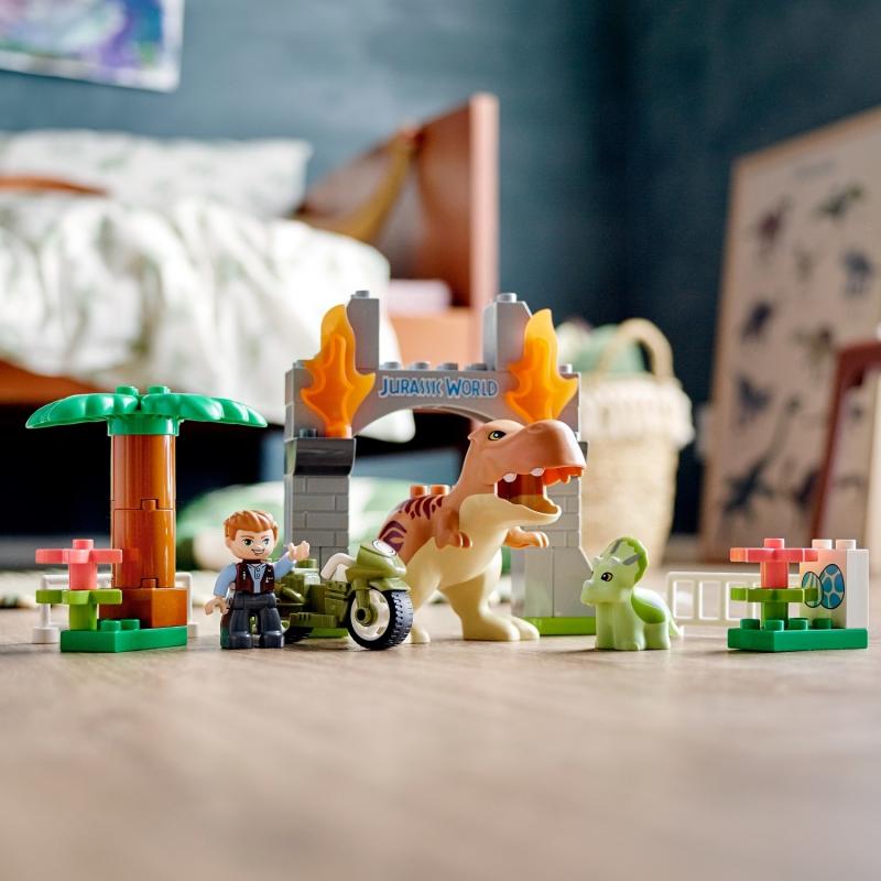 LEGO® Duplo® Jurassic World T. Rex ve Triceratops Dinozor Kaçışı 10939