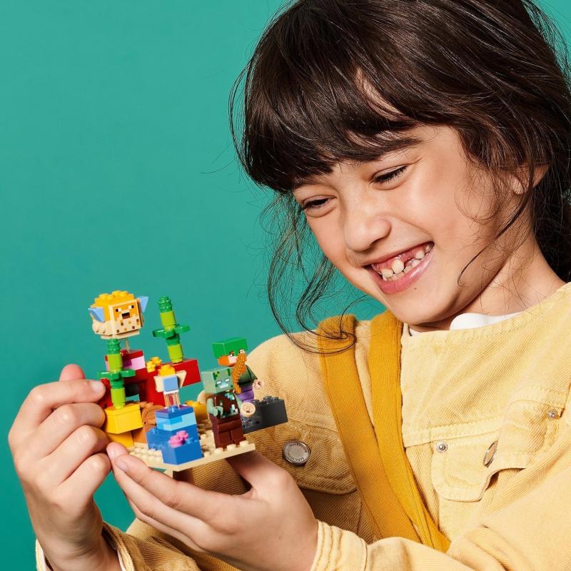 LEGO® Minecraft™ Mercan Kayalığı 21164