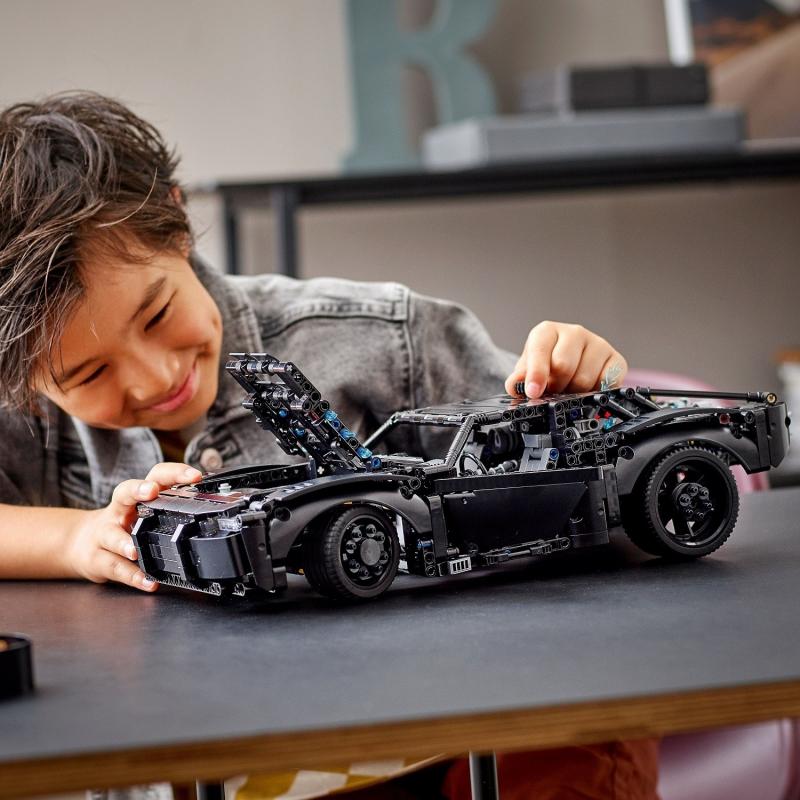 LEGO® Technic Batman – Batmobil 42127