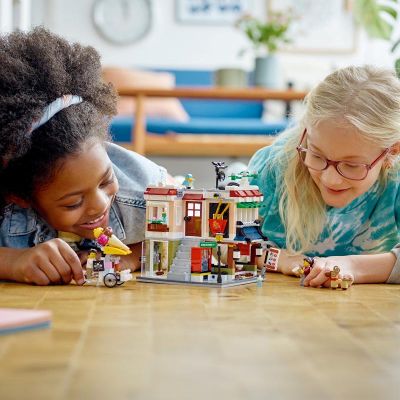 LEGO Creator 3’ü 1 Arada Şehir Merkezi Makarna Dükkanı 31131