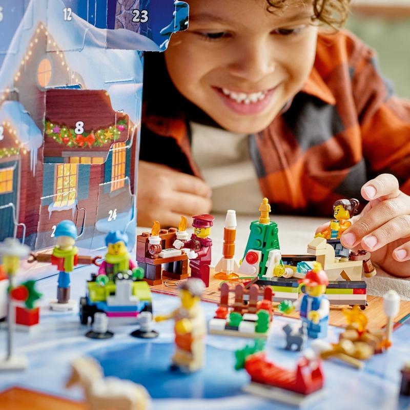 LEGO City Yılbaşı Takvimi Yapım Seti 60352