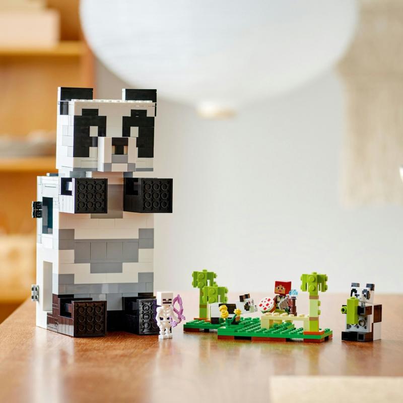 LEGO® Minecraft Panda Barınağı 21245
