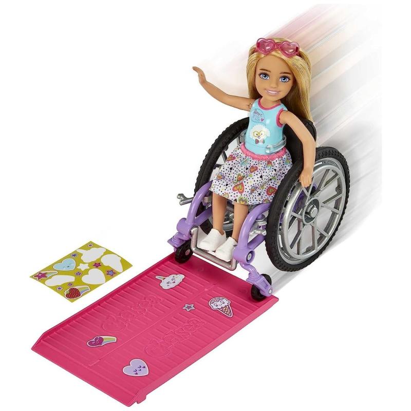 Barbie Tekerlekli Sandalyeli Chelsea Bebek