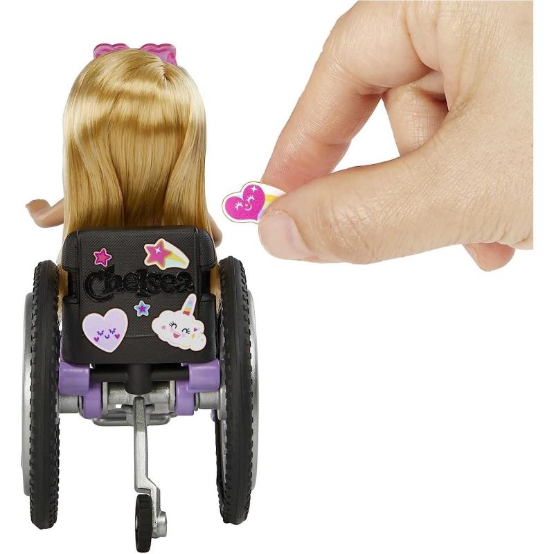 Barbie Tekerlekli Sandalyeli Chelsea Bebek