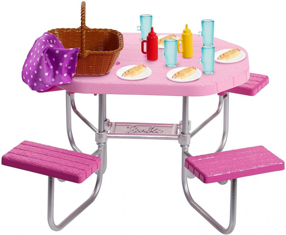 Barbie’nin Ev Dışı Dekorasyon Aksesuarları Piknik Seti 