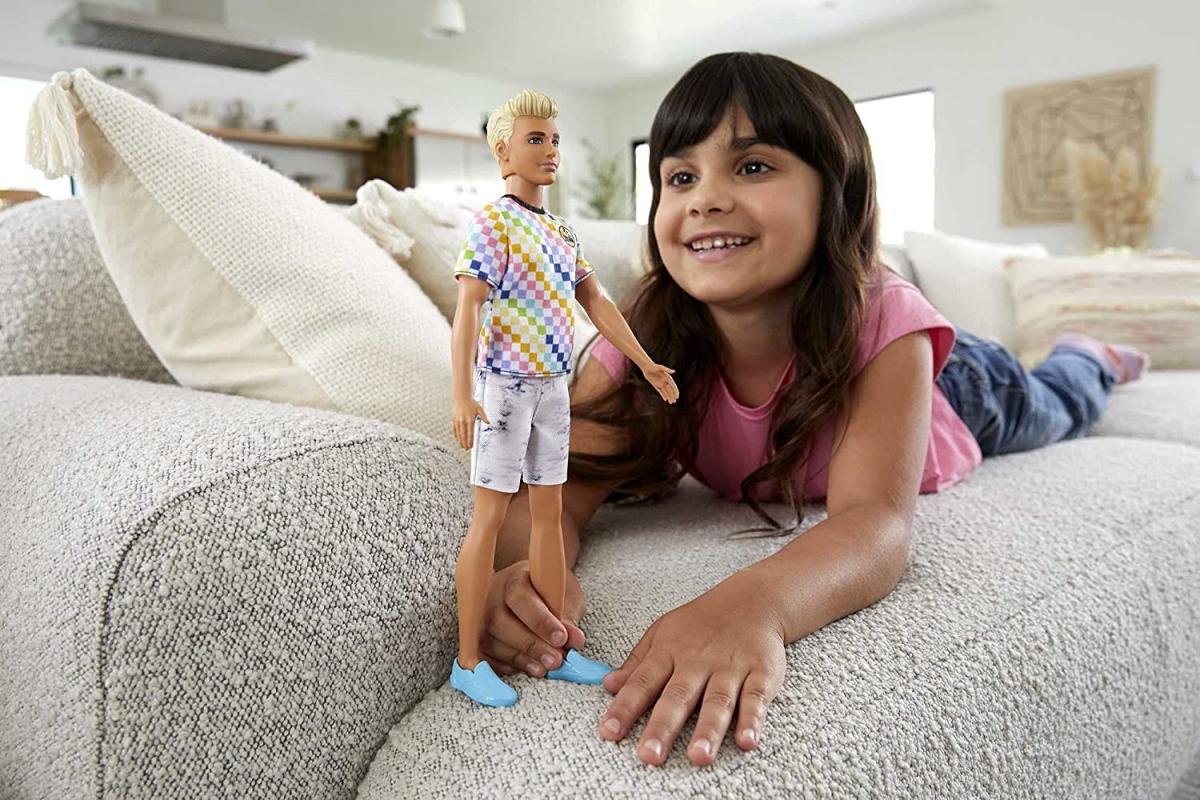 Barbie Yakışıklı Ken Bebekler GRB90
