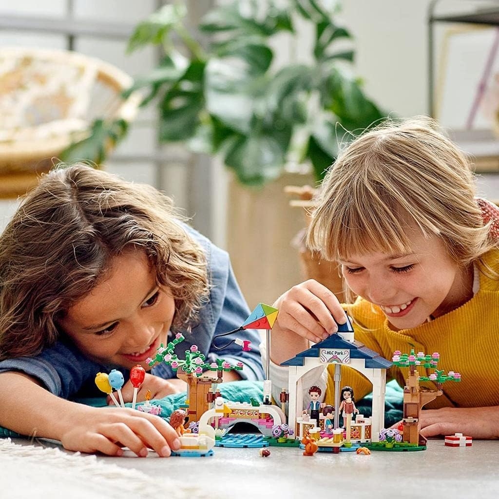 LEGO® Friends Heartlake City Parkı 41447 