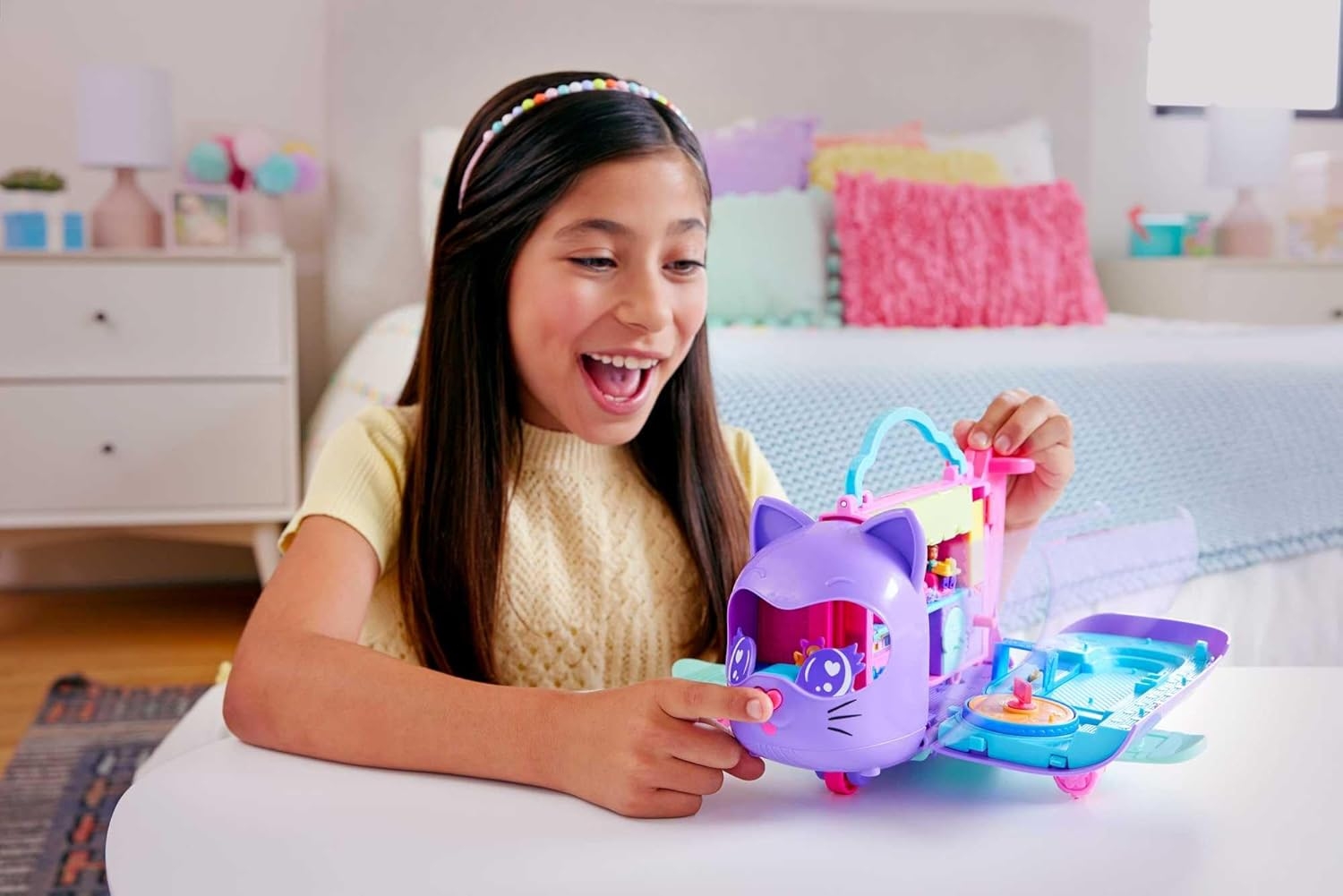 Polly Pocket Minik Kedi Hava Yolları Oyun Seti HWP19