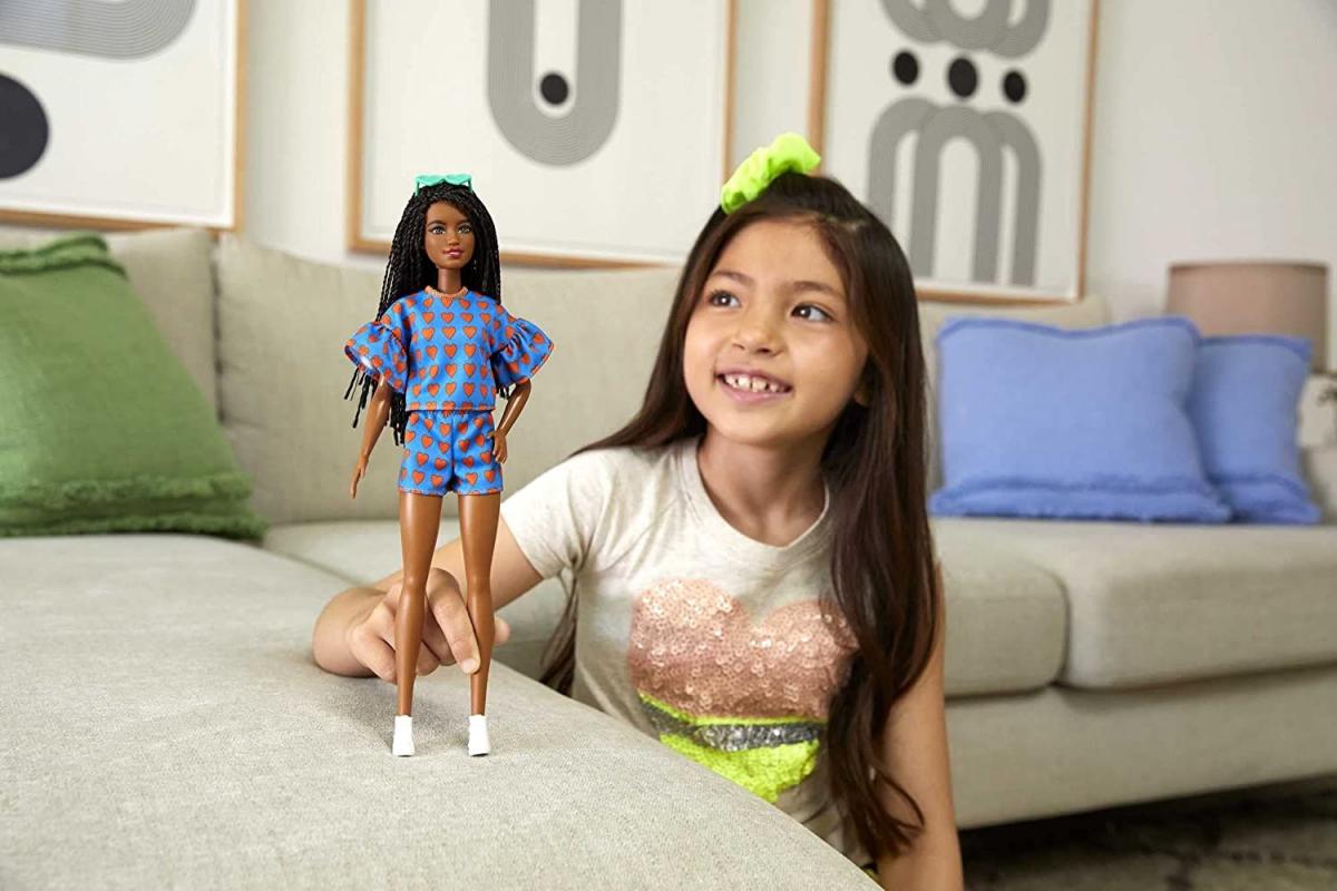 Barbie Fashionistas Büyüleyici Parti Bebekleri GRB63