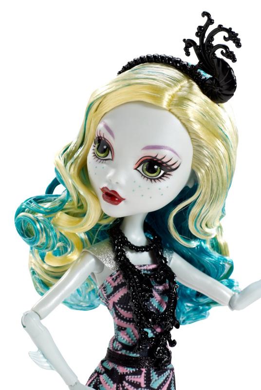 Monster High Lagoona Blue Hauntlywood Siyah Halı Töreninde
