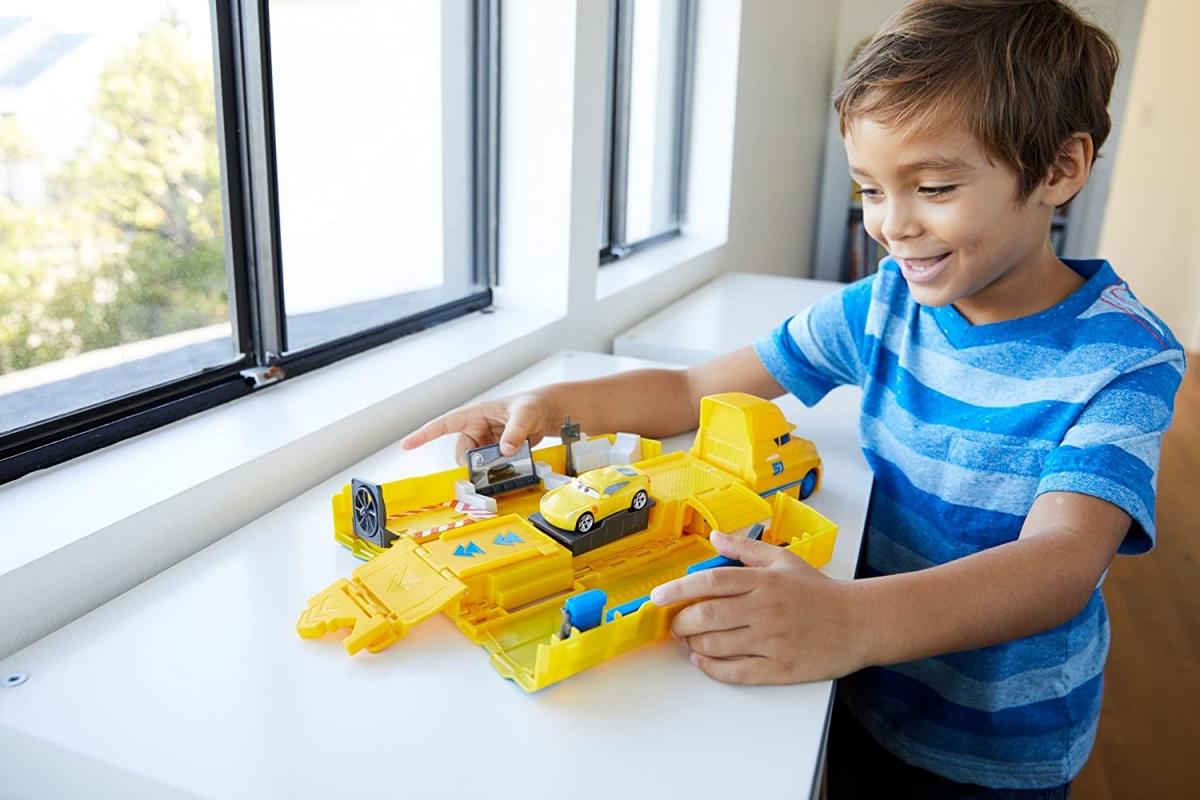 Cars Mack Hauler Taşıyıcı Tır FLK11