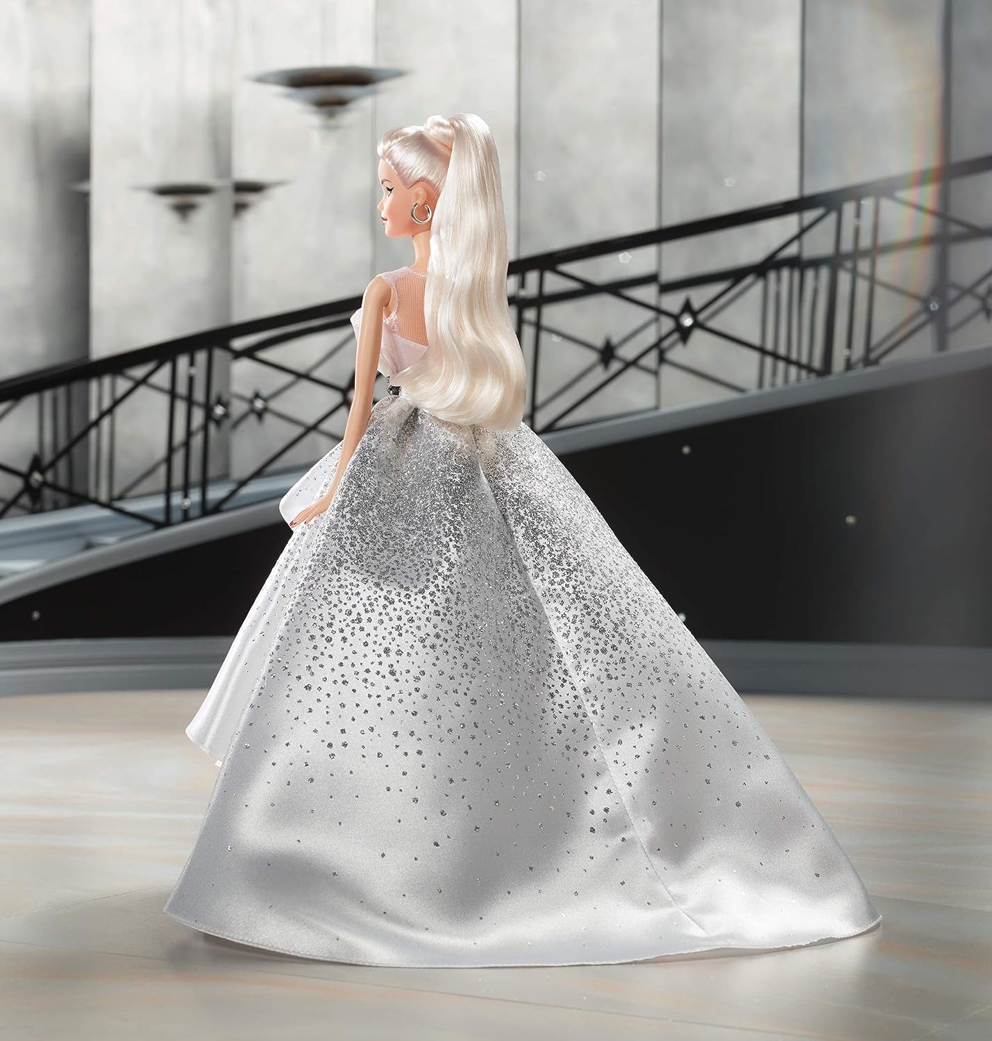 Barbie Signature 60. Yıl Kutlama Bebeği FXD88