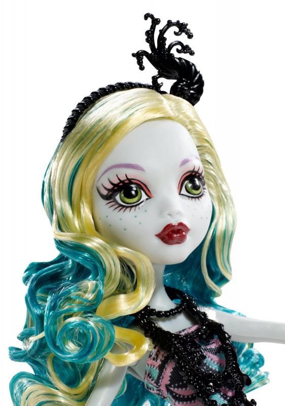 Monster High Lagoona Blue Hauntlywood Siyah Halı Töreninde