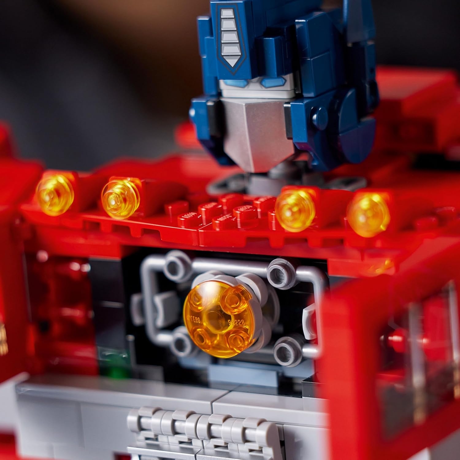 LEGO® Icons Optimus Prime 10302