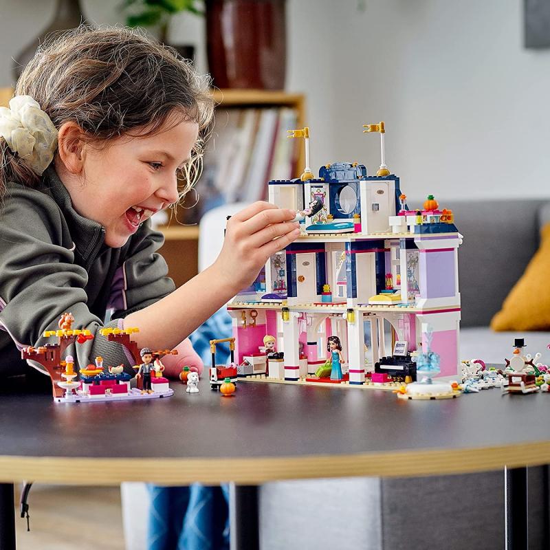 LEGO® Friends 41684 Büyük Heartlake City Oteli 