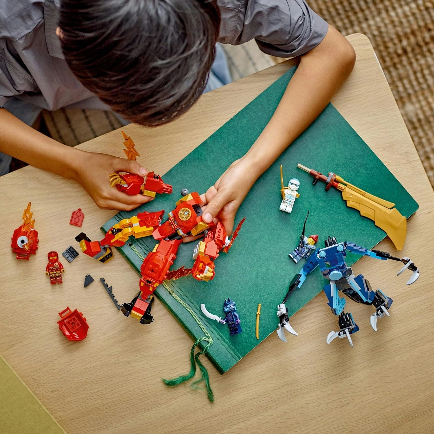 LEGO NINJAGO Kai’nin Ateş Elementi Robotu 71808