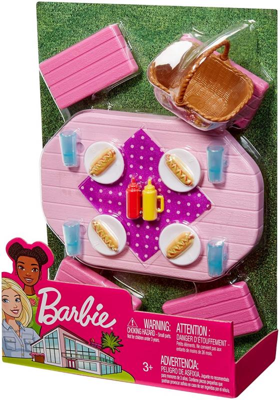 Barbie’nin Ev Dışı Dekorasyon Aksesuarları Piknik Seti 