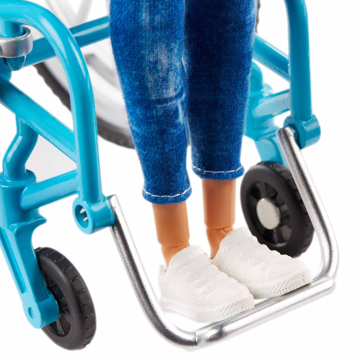 Barbie Tekerlekli Sandalyeli Bebek