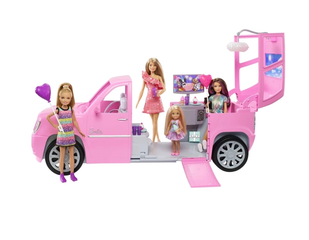 Barbie’nin Aracı ve Kız Kardeşleri Oyun Seti