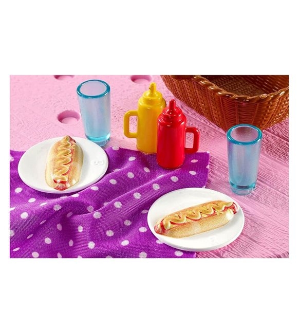 Barbie’nin Ev Dışı Dekorasyon Aksesuarları Piknik Seti 