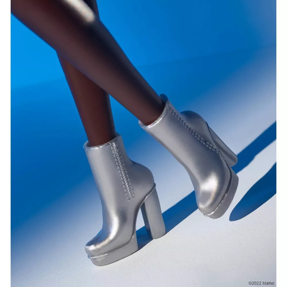 Barbie Signature Looks Model Bebek HBX93