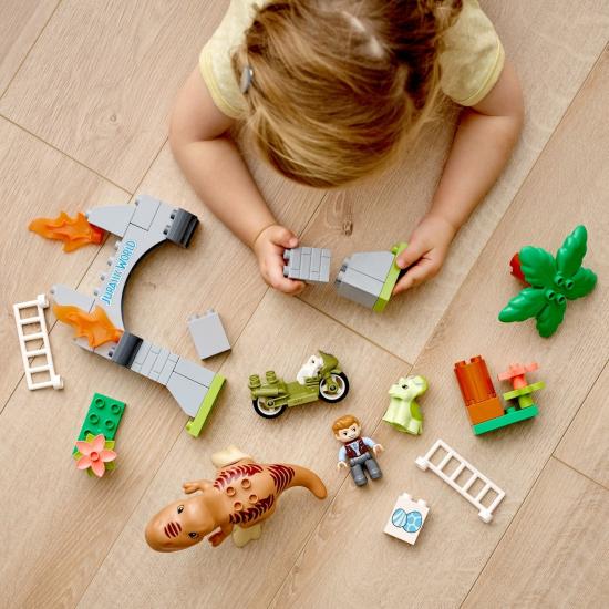 LEGO® Duplo® Jurassic World T. Rex ve Triceratops Dinozor Kaçışı 10939 Küçük Dinozor Hayranları İçin Yapım Oyuncağı Hediyesi (36 Parça)
