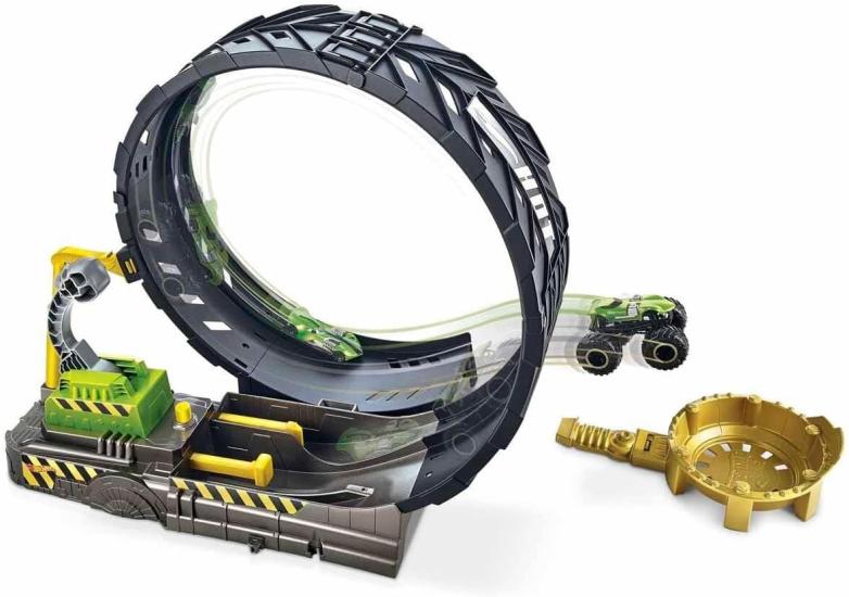 Hot Wheels Monster Trucks Çemberde Yarış Seti HBH70