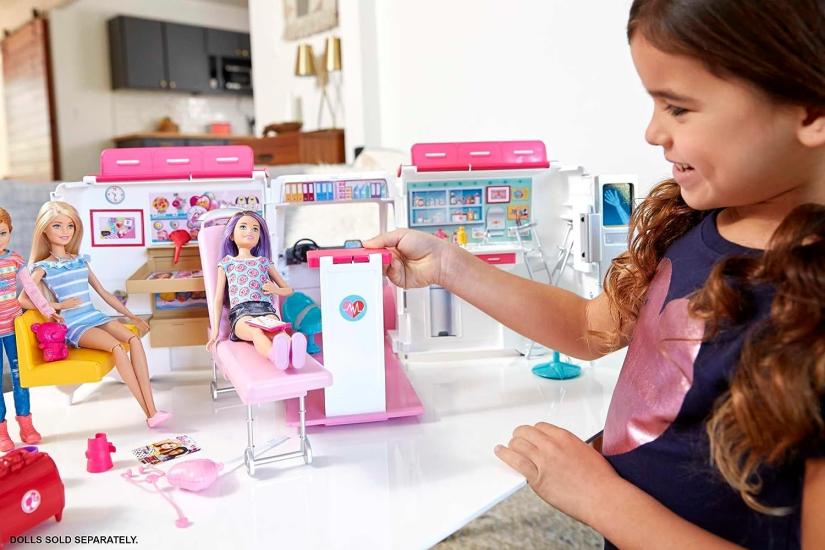 Barbie’nin Ambulansı Oyun Seti FRM19