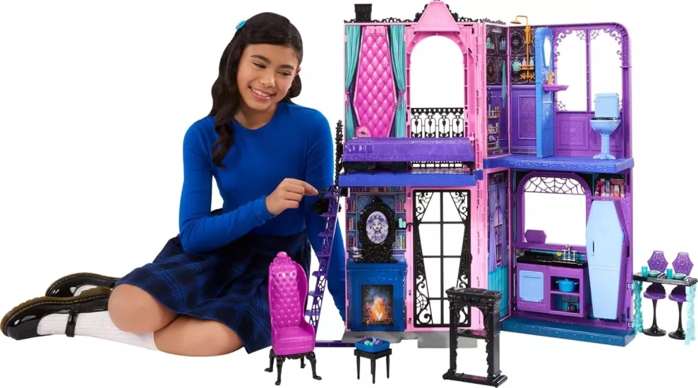 Monster High Buh-tique Hotel oyuncak bebek evi, katlanabilir oyun seti, her odada korkutucu sürprizler ve mobilya ve aksesuarlar dahil 13’ten fazla oyun parçası, JBF16
