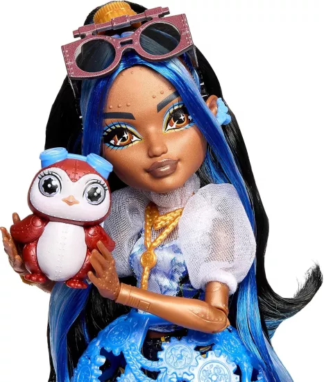 Monster High Mavi bluzu ve siyah şortuyla Monster High Robecca Steam bebek, evcil penguen Kaptan Penny ve uçuş gözlüğü ile çanta gibi 7 aksesuar, JMB81