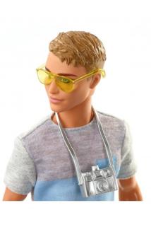 Barbie Seyahatte Ken ve Aksesuarları FWV15